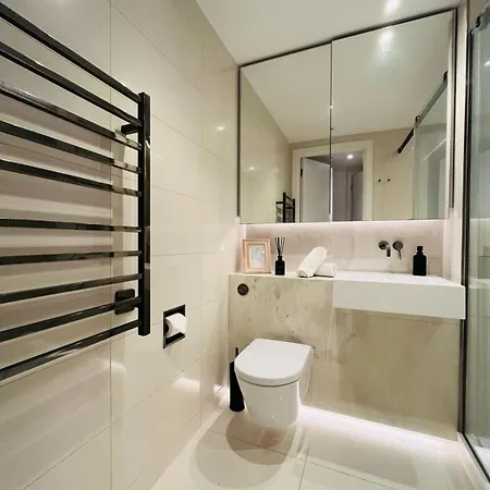 Stylish White Flat - Steps To Tube Westfield & Portobello Apartment *
