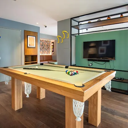 Montana - Modern Comfort & Prime Location Apartamento Londres