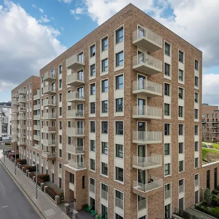 Montana - Modern Comfort & Prime Location Apartamento Londres