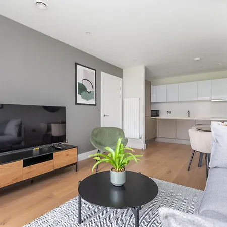 Apartamento Montana - Modern Comfort & Prime Location *