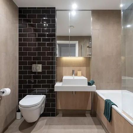 Apartamento Montana - Modern Comfort & Prime Location Londres