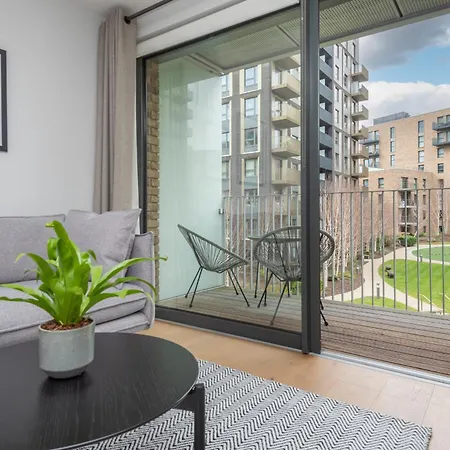 Apartamento Montana - Modern Comfort & Prime Location