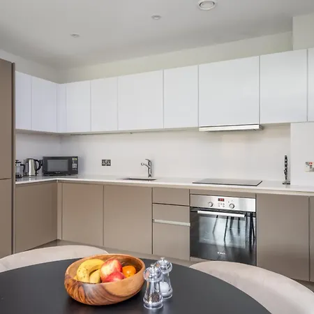 Montana - Modern Comfort & Prime Location Apartamento Londres