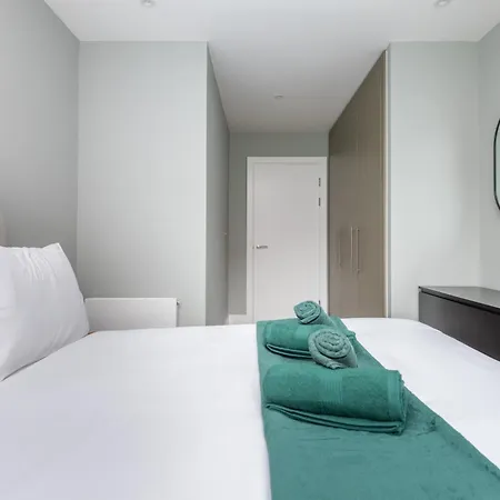 Apartamento Montana - Modern Comfort & Prime Location Londres