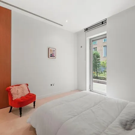 Baker St, Luxury 2 Bed And 2 Bath -