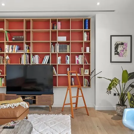 Baker St, Luxury 2 Bed And 2 Bath - *