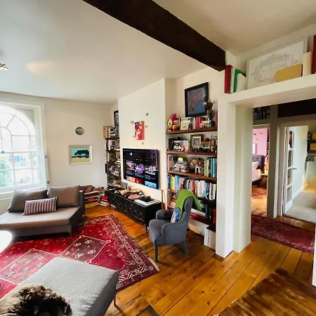 Apartment Stunning 2 Bedroom Flat For Families
