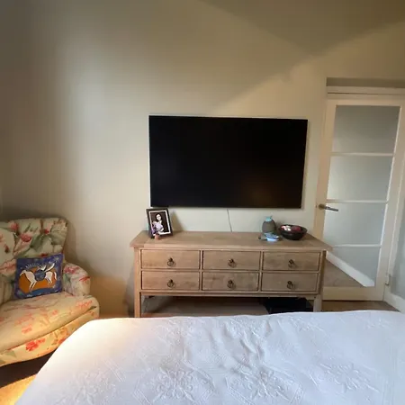 Stunning 2 Bedroom Flat For Families Apartment London