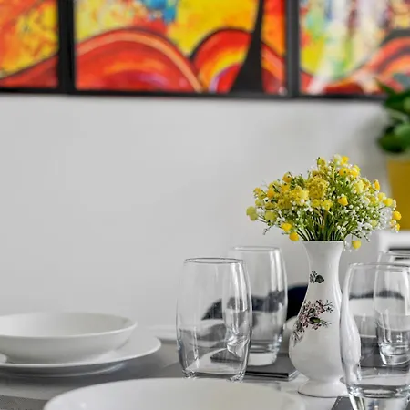 Pass The Keys Millfield Parkvilla 2bed Sleeps 6 W Garden Holiday home London