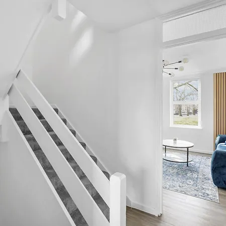 Pass The Keys Millfield Parkvilla 2bed Sleeps 6 W Garden London