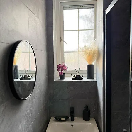 Modern Flat Overlooking Shoreditch London
