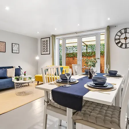 Cosy Two Bedroom Luxury Living - Hideaway Paddington & Westminster Holiday home