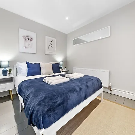 Cosy Two Bedroom Luxury Living - Hideaway Paddington & Westminster Holiday home
