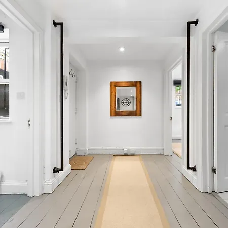 Holiday home Cosy Two Bedroom Luxury Living - Hideaway Paddington & Westminster *