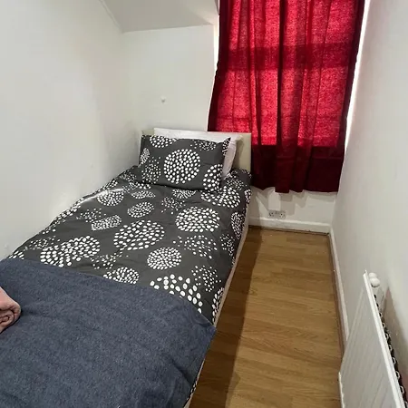 Good Priced Single In East Acton Pensión Londres
