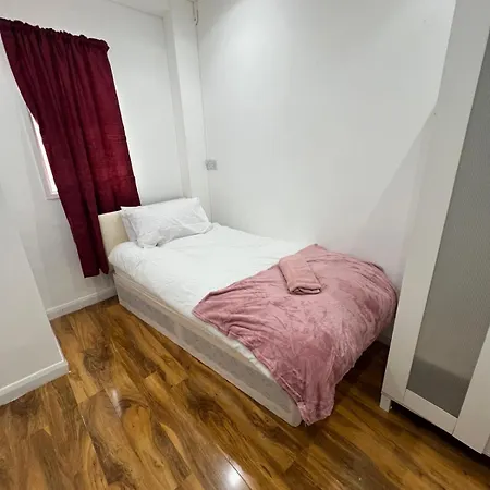 Good Priced Single In East Acton * Londres