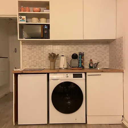 Serviced Apartment