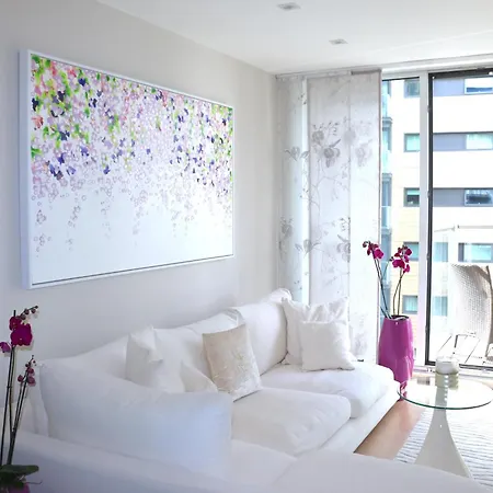 Elegant Designer By Chelsea Bridge & Battersea Power Station דירה