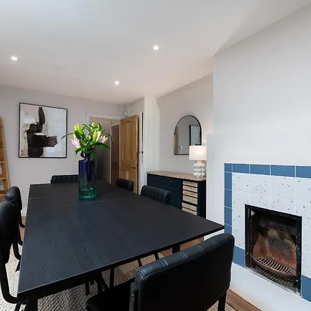 Vesto Three Bedroom Duplex In Clapham アパート
