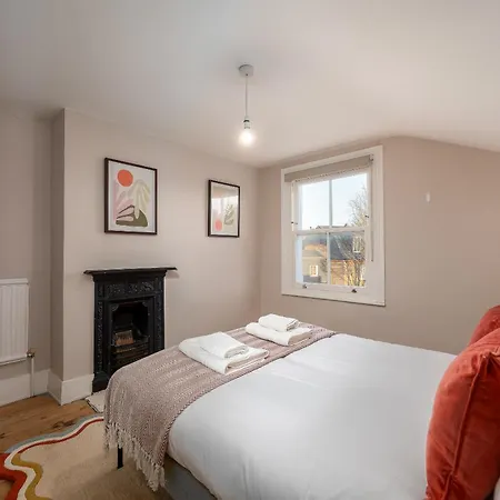 アパート Vesto Three Bedroom Duplex In Clapham ロンドン