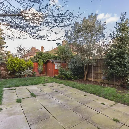 Upscale House In Acton East