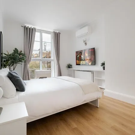 2 Bedroom In Harley Street Holiday home