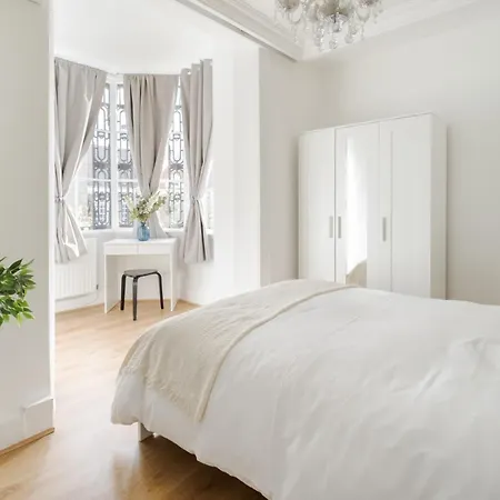 Holiday home 2 Bedroom In Harley Street London