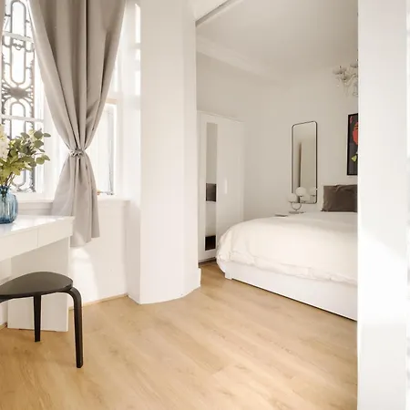 2 Bedroom In Harley Street Holiday home *