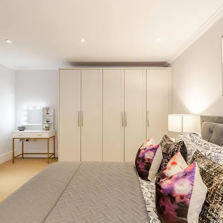 Lavish Designer 3 Bed Near Oxford Street