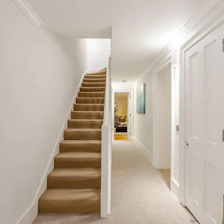 Lavish Designer 3 Bed Near Oxford Street London