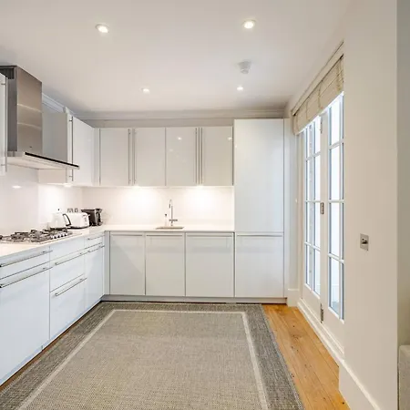 Lavish Designer 3 Bed Near Oxford Street * London