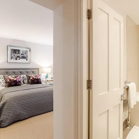 Lavish Designer 3 Bed Near Oxford Street * London