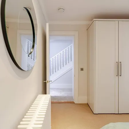 Apartment Lavish Designer 3 Bed Near Oxford Street