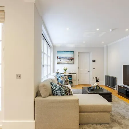 Lavish Designer 3 Bed Near Oxford Street London
