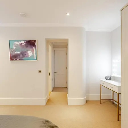 Apartment Lavish Designer 3 Bed Near Oxford Street