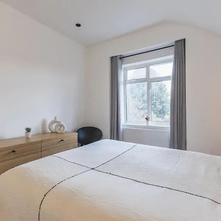 Upscale House In Acton East Apartment *