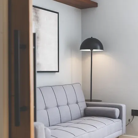 Upscale House In Acton East Apartment London