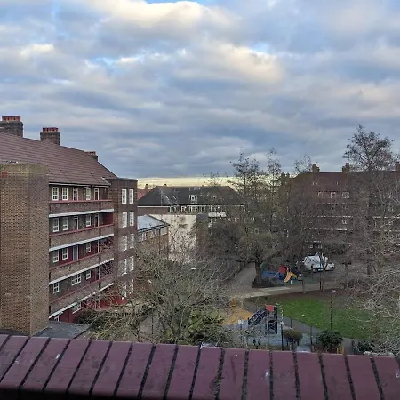 Spacious One Bedroom Flat Zone 1 Apartment *