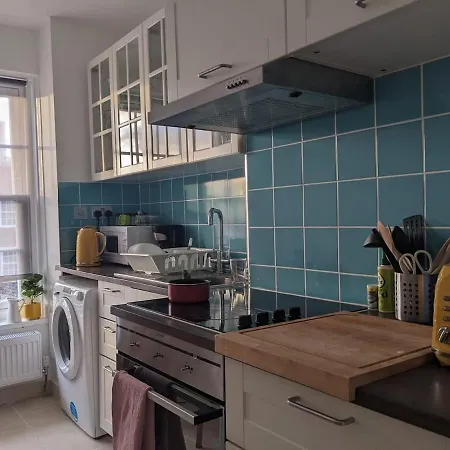Spacious One Bedroom Flat Zone 1 * London