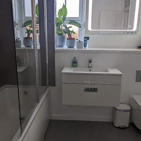 Spacious One Bedroom Flat Zone 1 * London