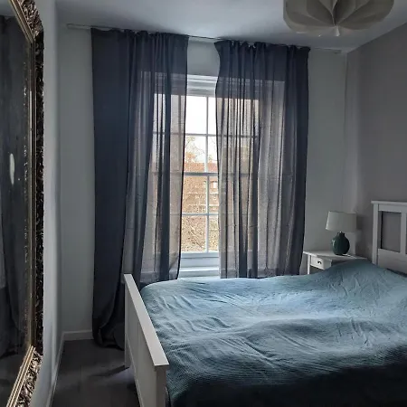 Apartment Spacious One Bedroom Flat Zone 1 *