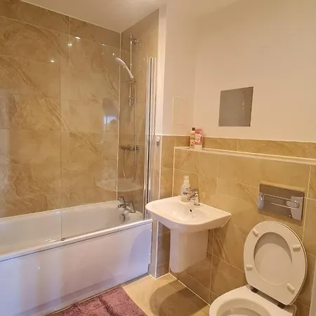 2 Bed With Parking & Good Travel Links * Barking (Greater London)