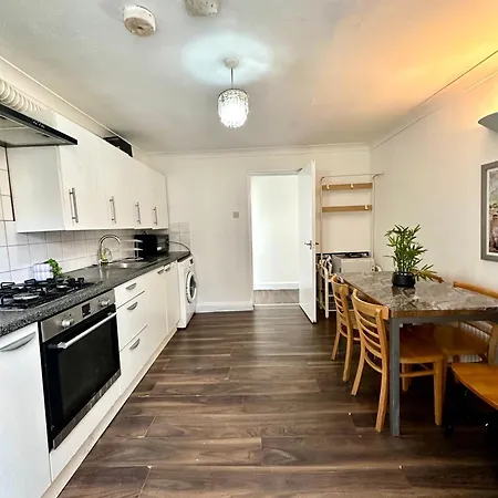 Apartment Spacious 4- Bedroom Flat! Kings Cross, St Pancras London