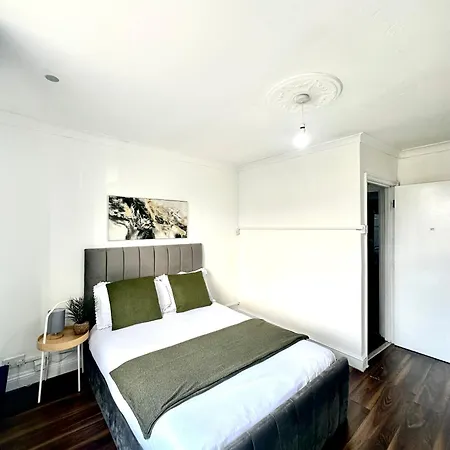 Spacious 4- Bedroom Flat! Kings Cross, St Pancras Apartment London