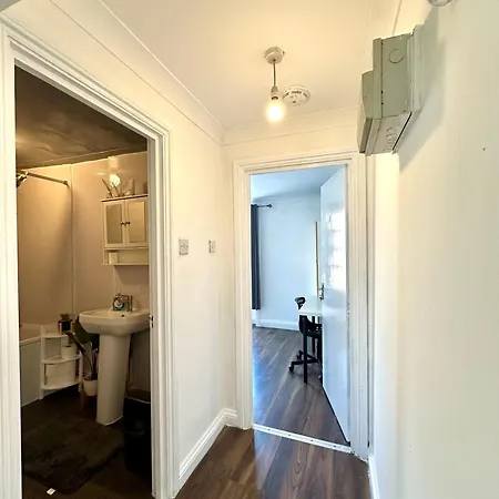 Spacious 4- Bedroom Flat! Kings Cross, St Pancras Apartment *