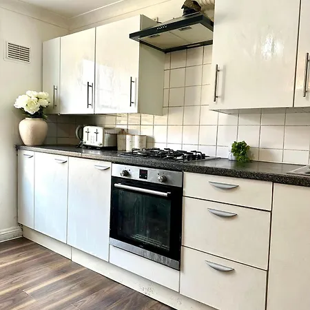 Apartment Spacious 4- Bedroom Flat! Kings Cross, St Pancras