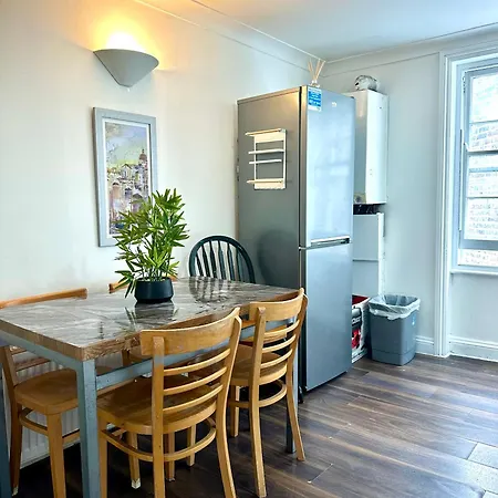 Apartment Spacious 4- Bedroom Flat! Kings Cross, St Pancras *