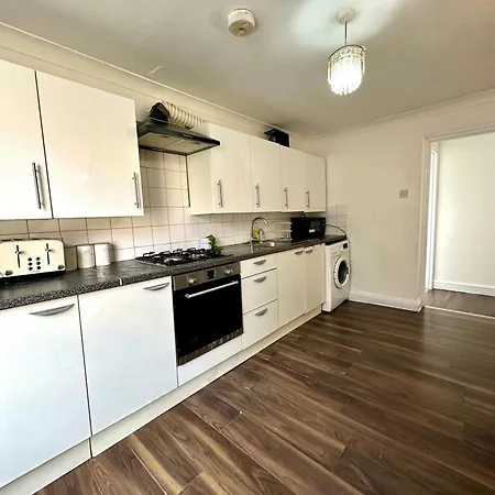 Spacious 4- Bedroom Flat! Kings Cross, St Pancras * London