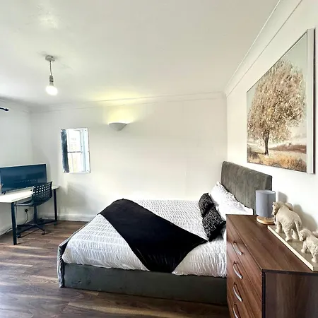 Spacious 4- Bedroom Flat! Kings Cross, St Pancras *