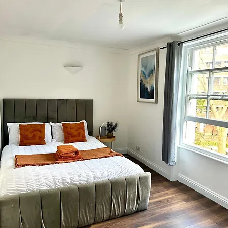 Apartment Spacious 4- Bedroom Flat! Kings Cross, St Pancras London